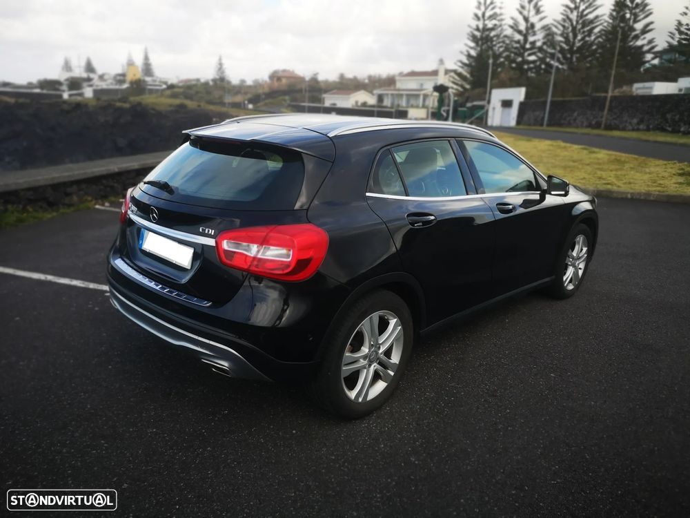 Mercedes-Benz GLA 180 CDI Urban - 4