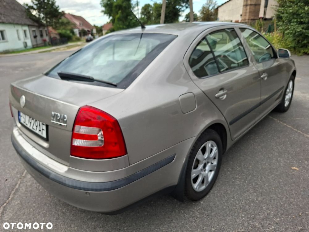 Skoda Octavia 1.6 Ambiente - 5