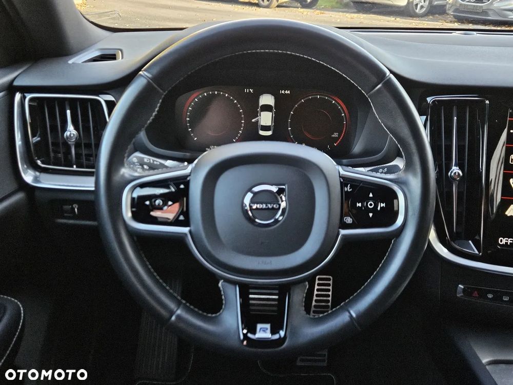 Volvo S60 T4 R-Design - 17