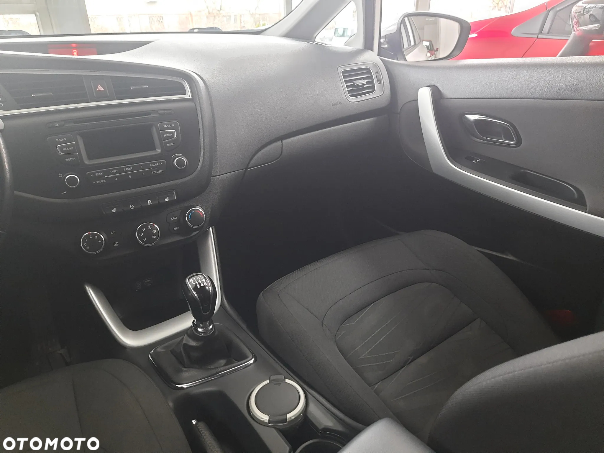 Kia Ceed - 12
