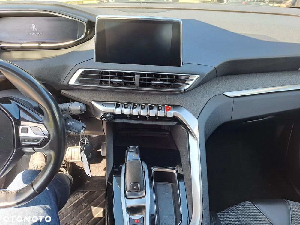 Peugeot 3008 1.2 PureTech GPF Active S&S EAT8 - 14