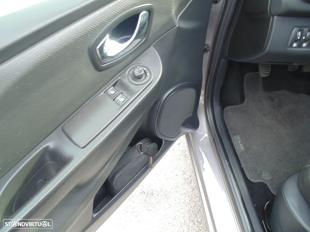 Renault Clio Sport Tourer 1.5 dCi Dynamique S - 22