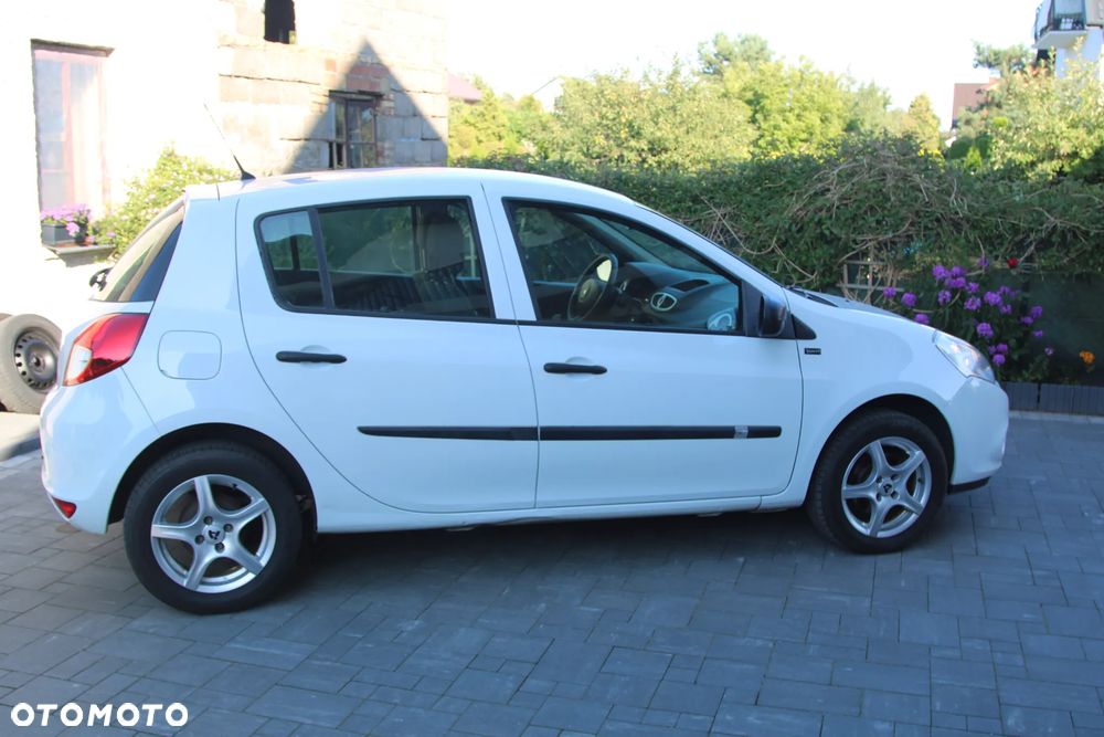 Renault Clio 1.2 16V 75 Yahoo - 6