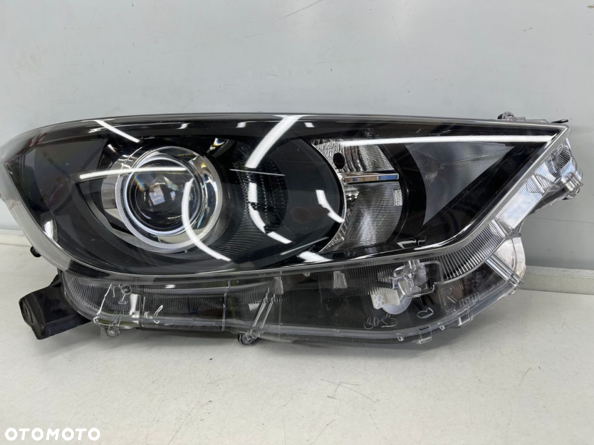 Lampa reflektor Toyota Yaris IV 4 19r.-> prawa przednia oryginał - 3