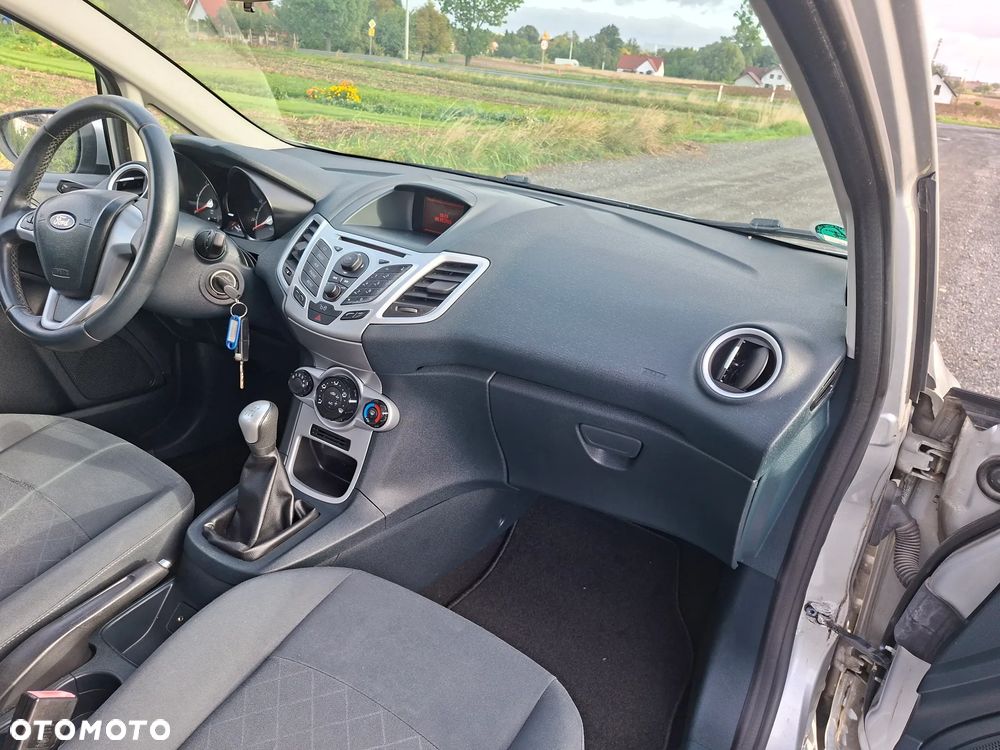 Ford Fiesta 1.6 TDCi Champions Edition - 9