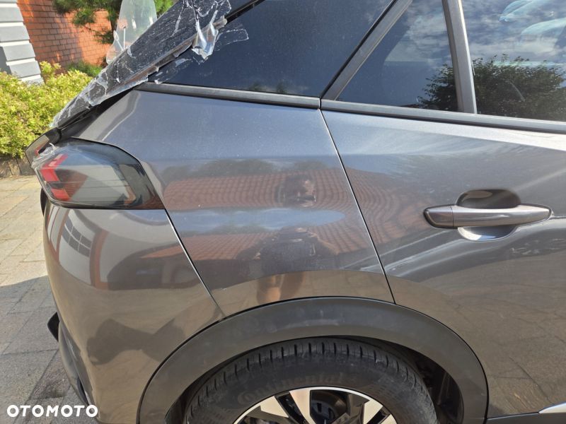 Peugeot 2008 BlueHDi 130 Allure S&S EAT8 - 17