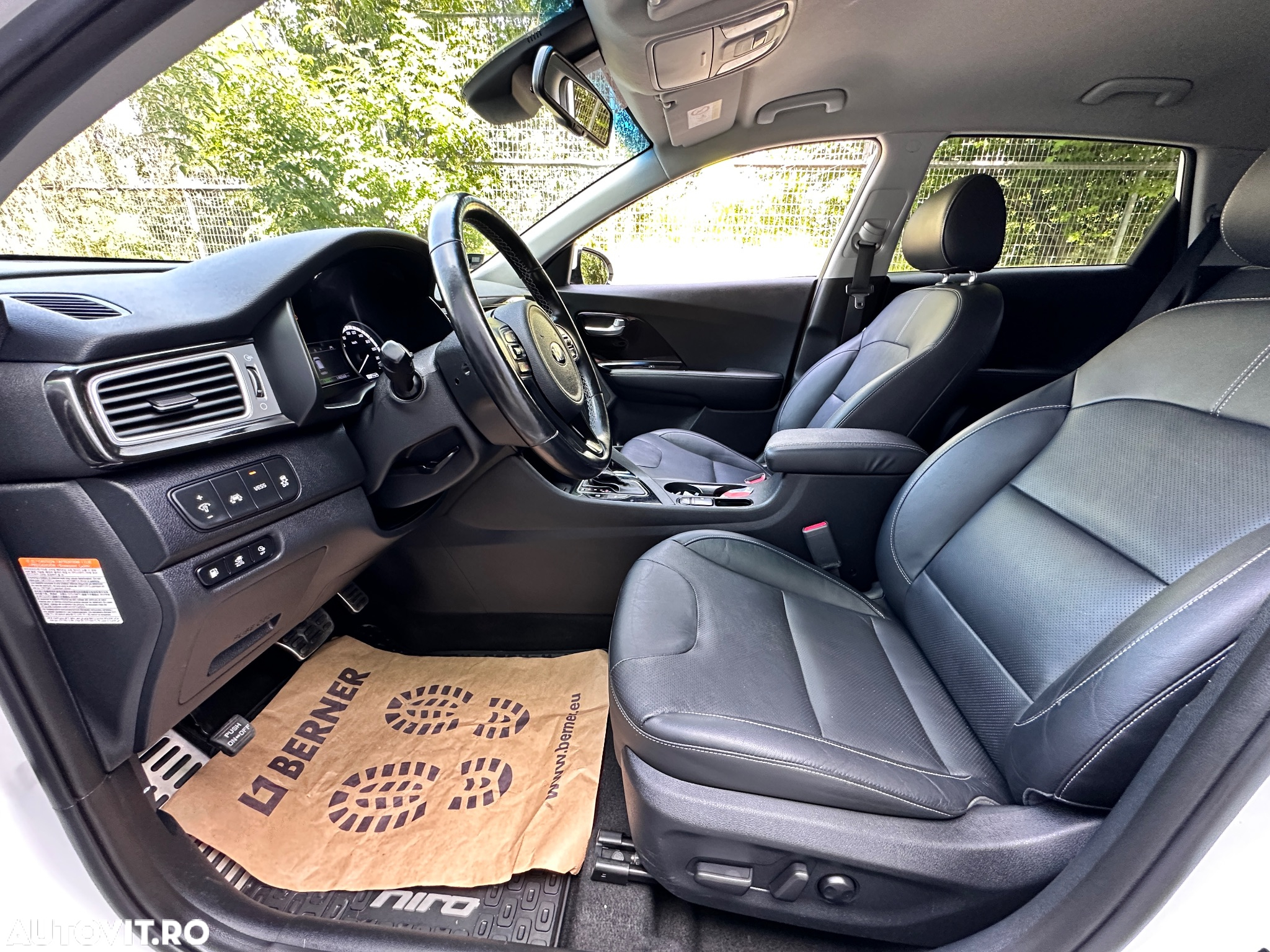 Kia Niro 1.6 GDI 6DCT PHEV Premium - 24