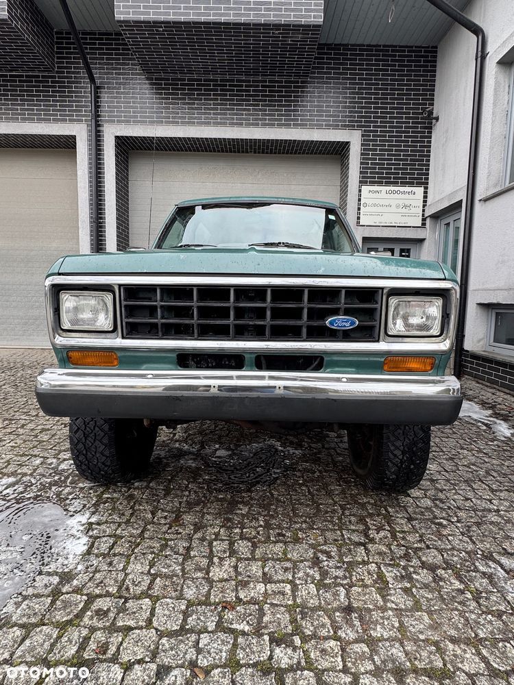 Ford Bronco - 6