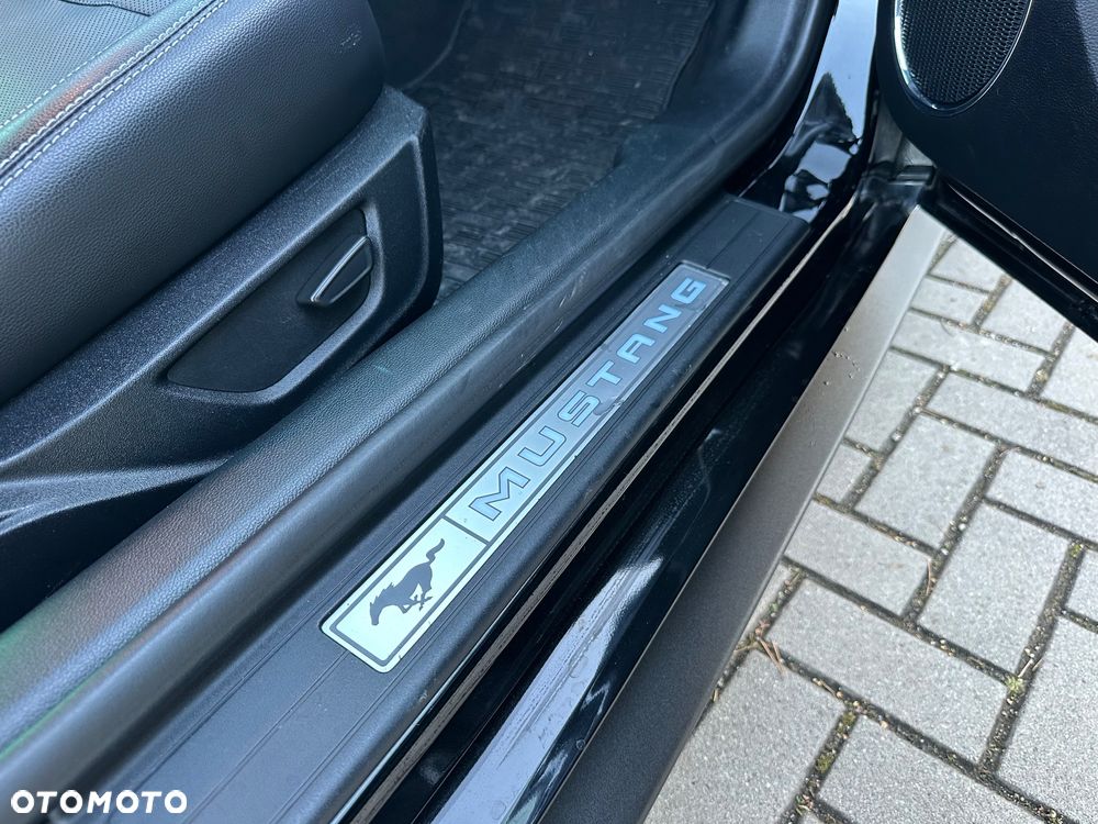 Ford Mustang 5.0 V8 GT - 10