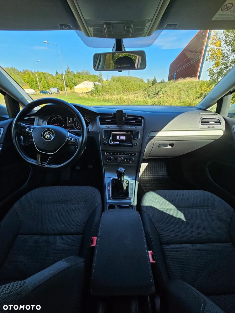 Volkswagen Golf - 6