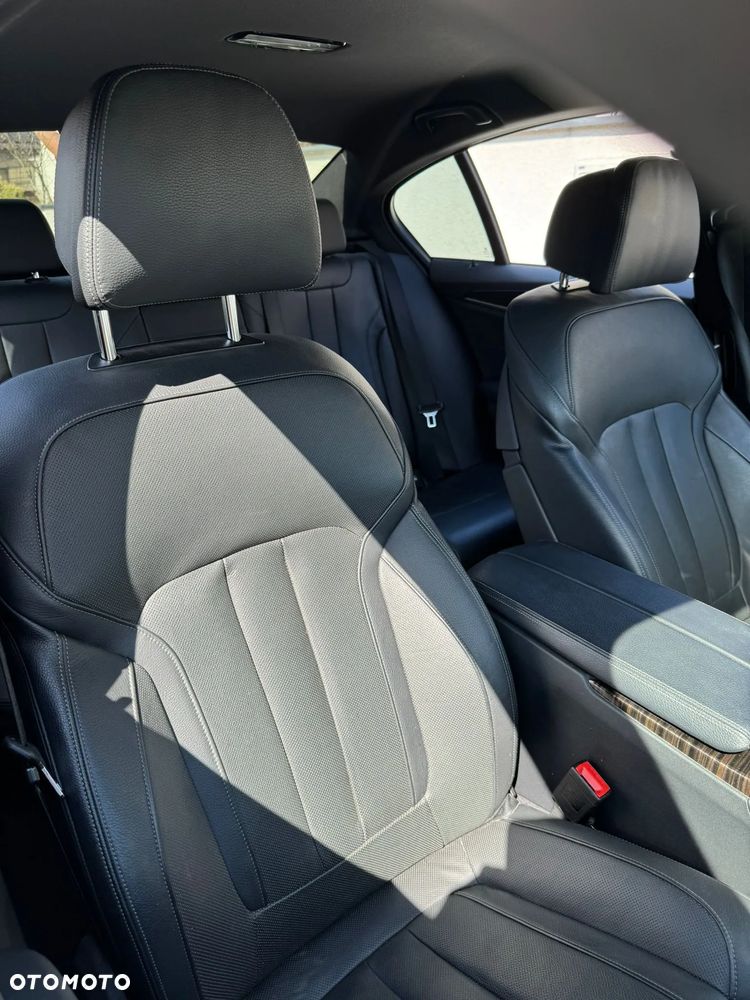 BMW Seria 5 540d xDrive mHEV M Sport sport - 8