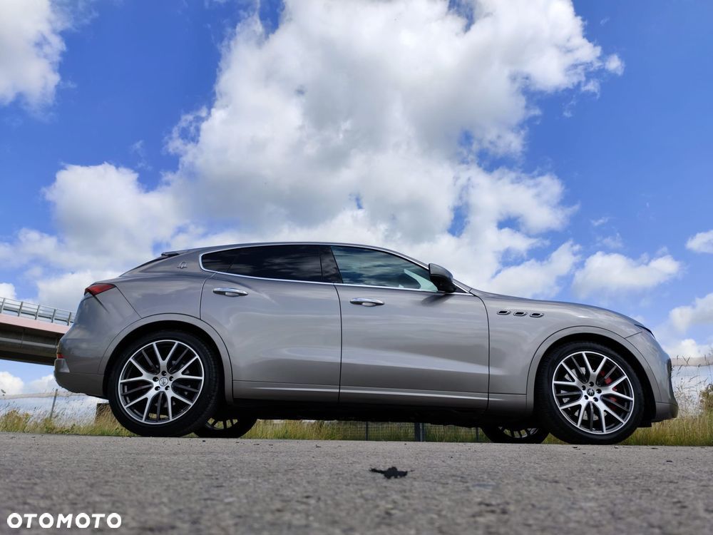 Maserati Levante S Q4 - 9