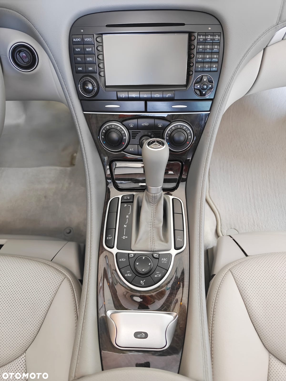 Mercedes-Benz SL 500 - 13