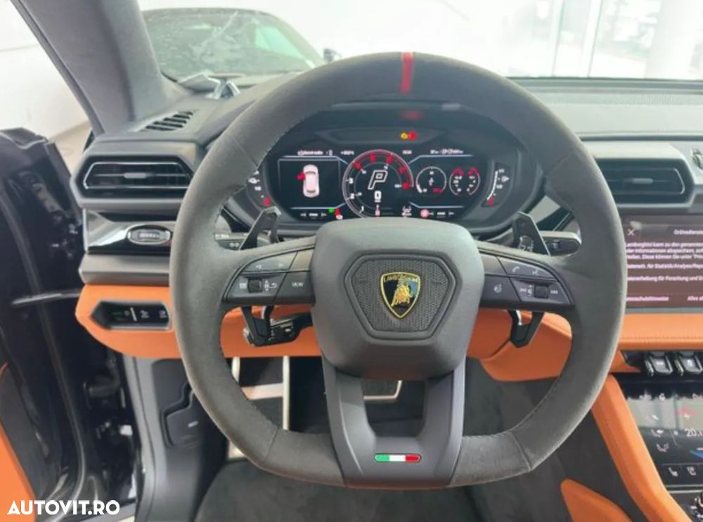 Lamborghini URUS - 8