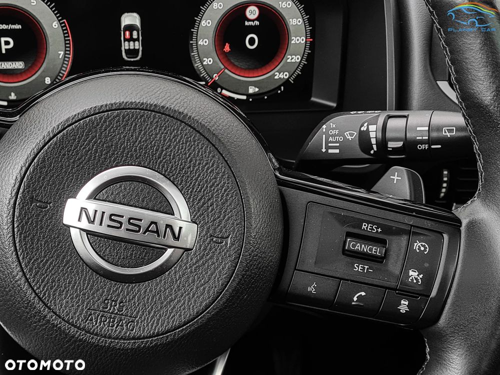 Nissan Qashqai 1.3 DIG-T N-Connecta DCT - 29