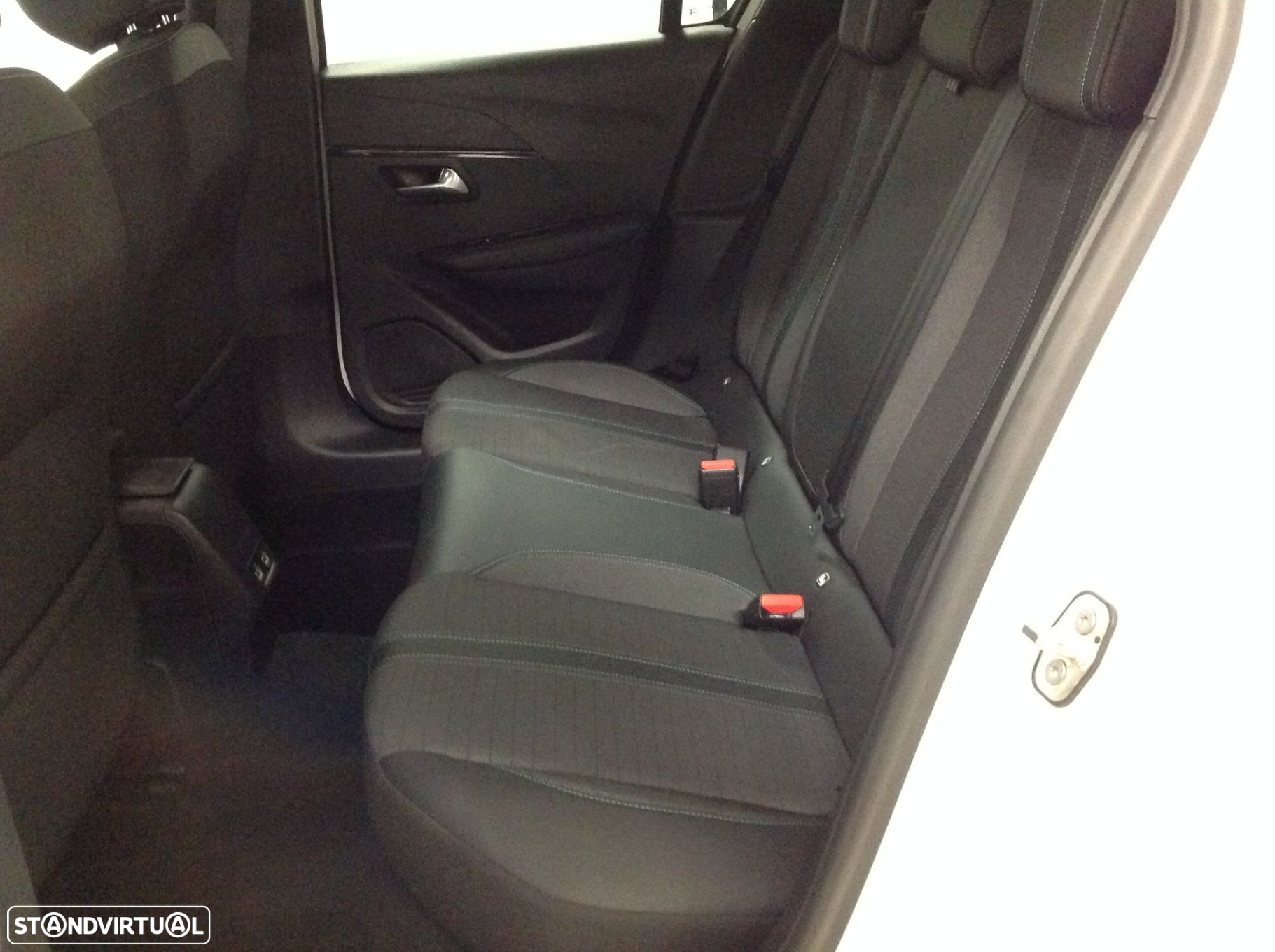 Peugeot 208 1.2 PureTech Allure - 18