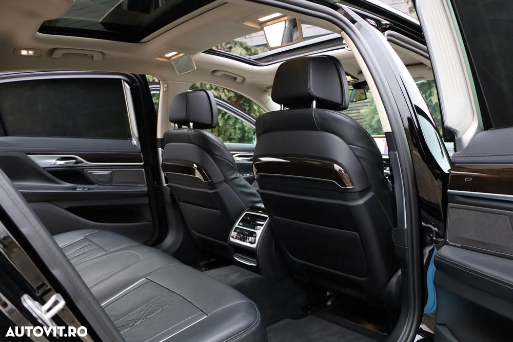 BMW Seria 7 740Li xDrive - 23