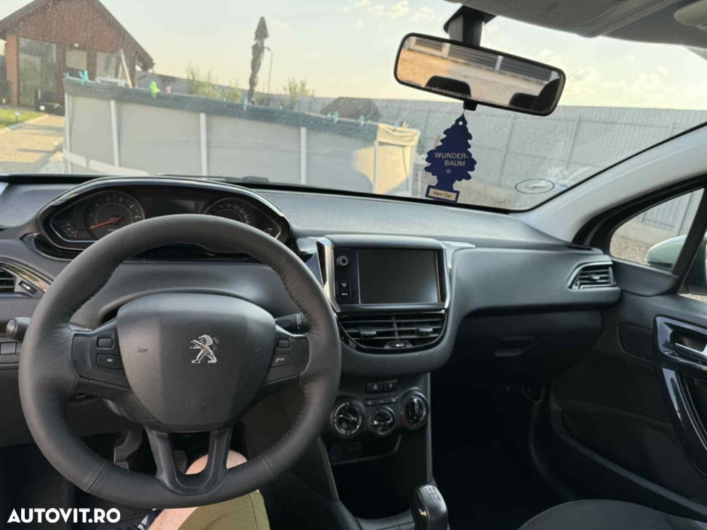 Peugeot 208 82 PureTech Style - 8