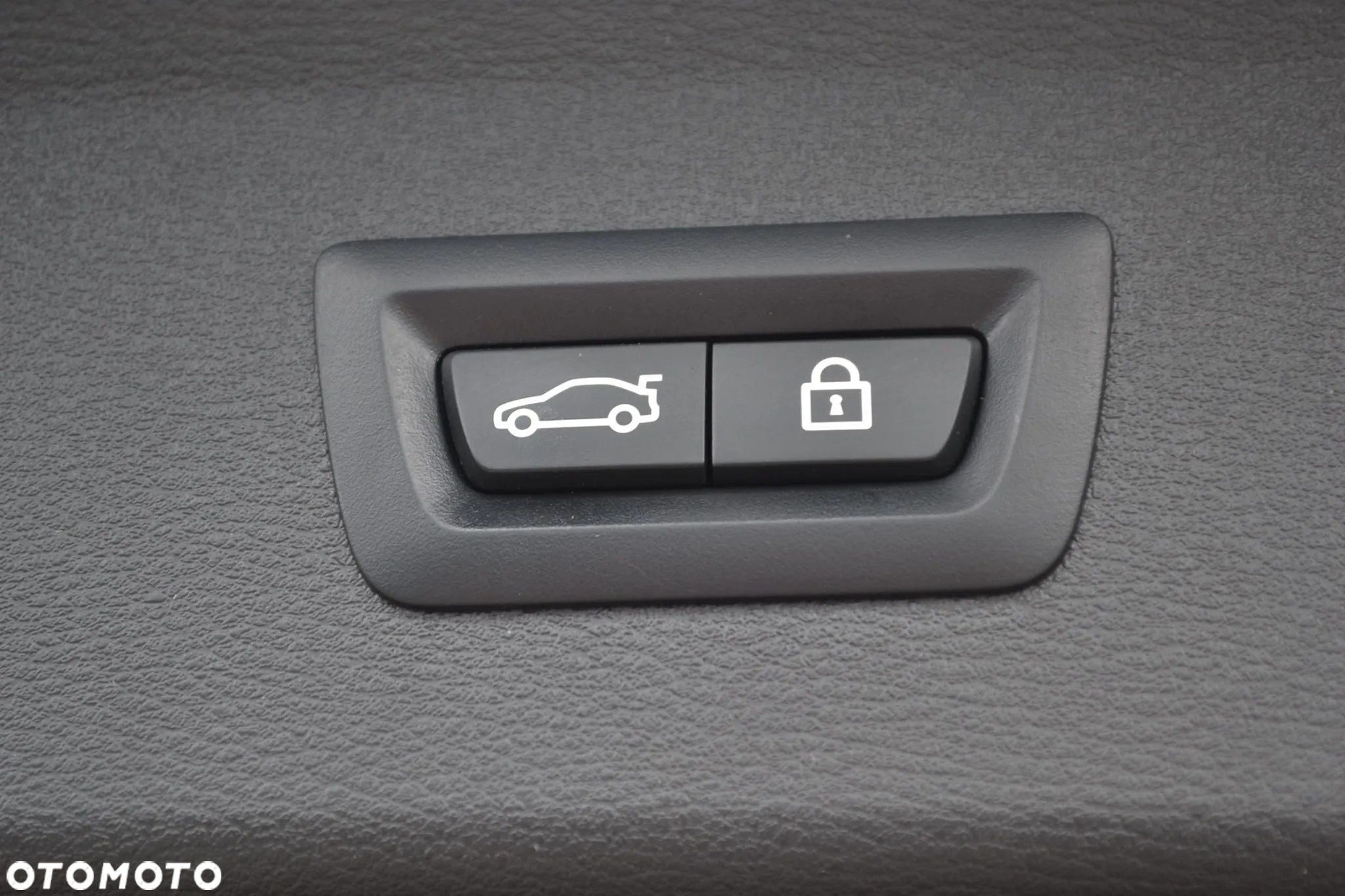 BMW X1 sDrive18i Advantage - 12