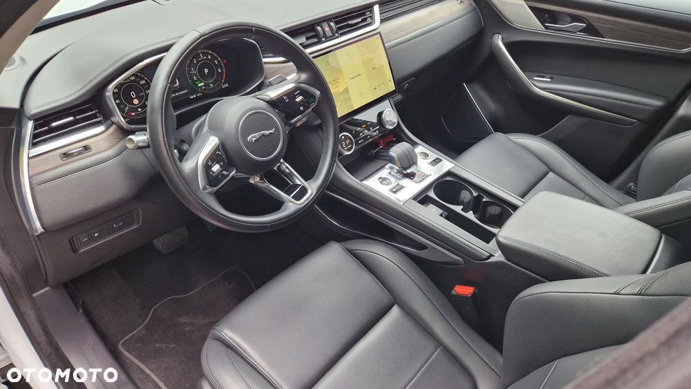 Jaguar F-Pace - 4