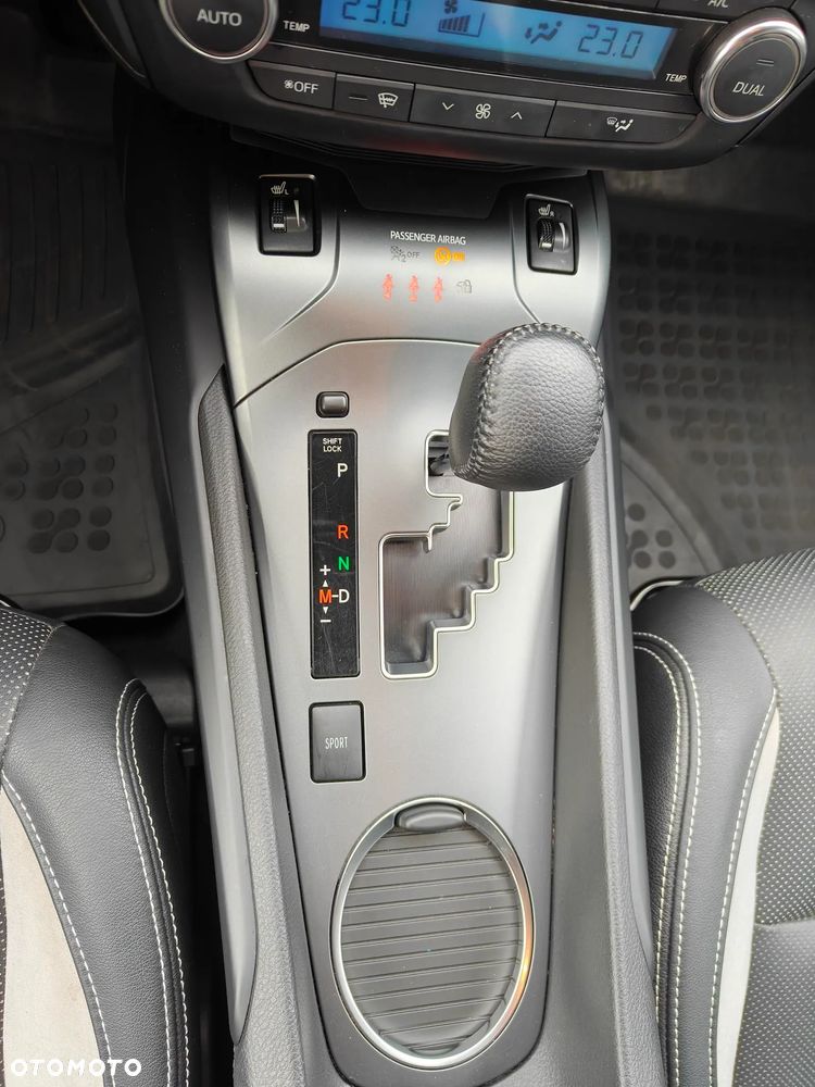 Toyota Avensis 1.8 Selection MS - 36