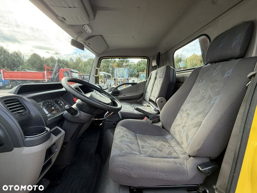 Renault Maxity - 22