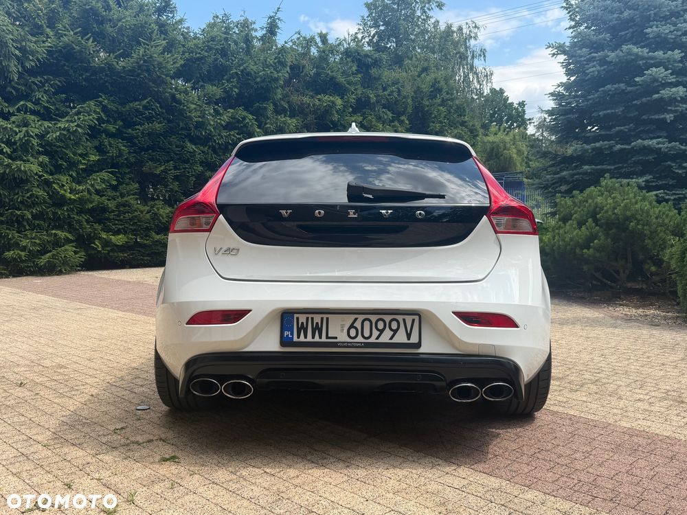 Volvo V40 T4 R-Design - 4