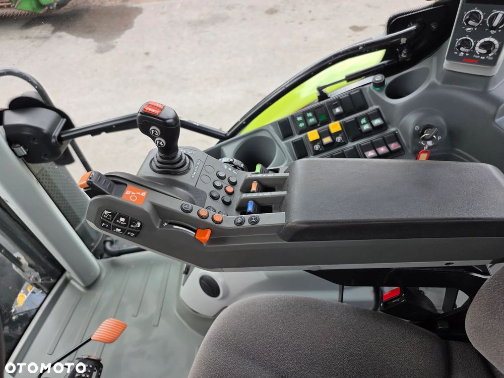 Claas Arion 610 Cis - 12
