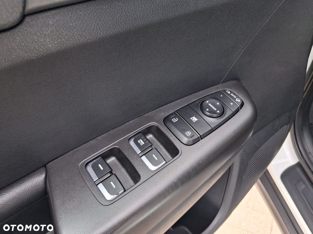 Kia Sportage 1.7 CRDI Business Line L 2WD - 12