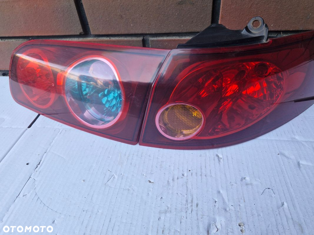 LAMPY TYŁ TYLNA PRAWA STRONA KOMPLET Fiat Croma II KOMBI - 2
