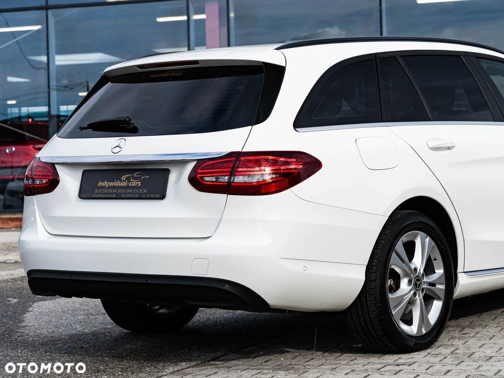 Mercedes-Benz Klasa C 220 d 4Matic T 9G-TRONIC Exclusive - 13