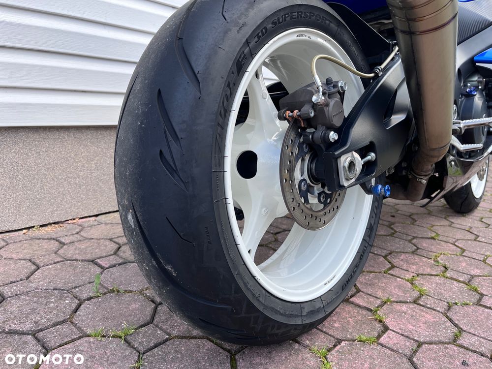 Suzuki GSX-R - 10