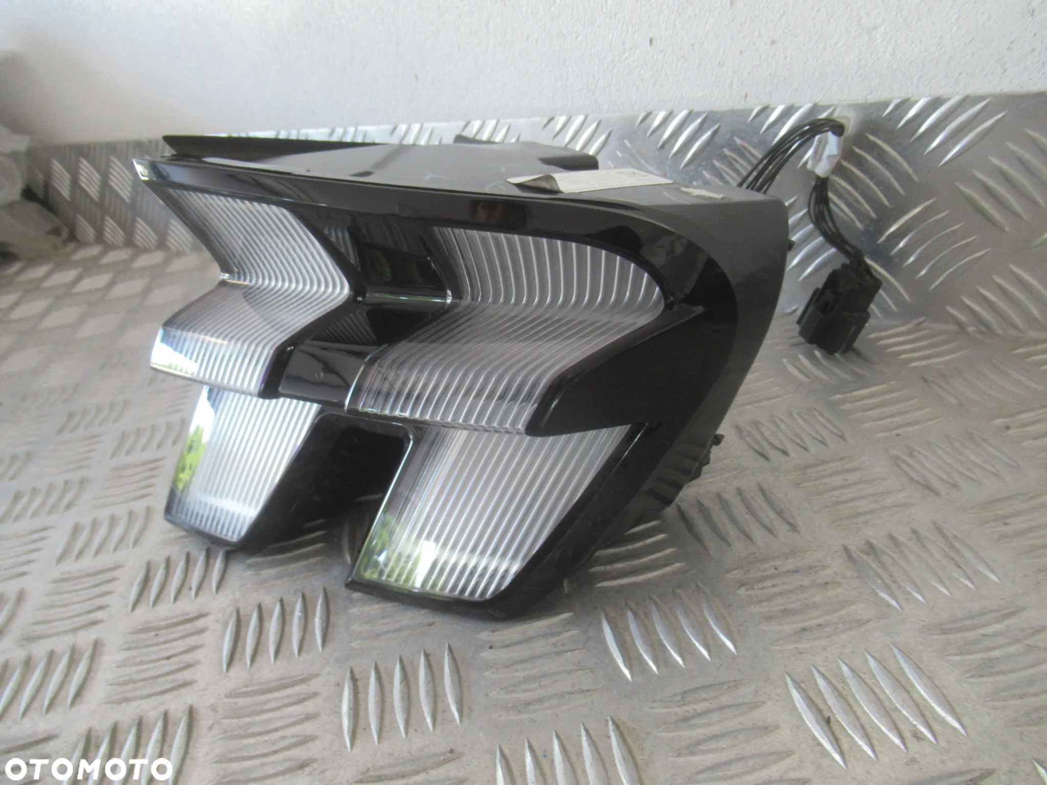 LAMPA TYLNA TYŁ PRAWA FORD MUSTANG MACH-E LED LJ8B-13404-AE 2020 - 6