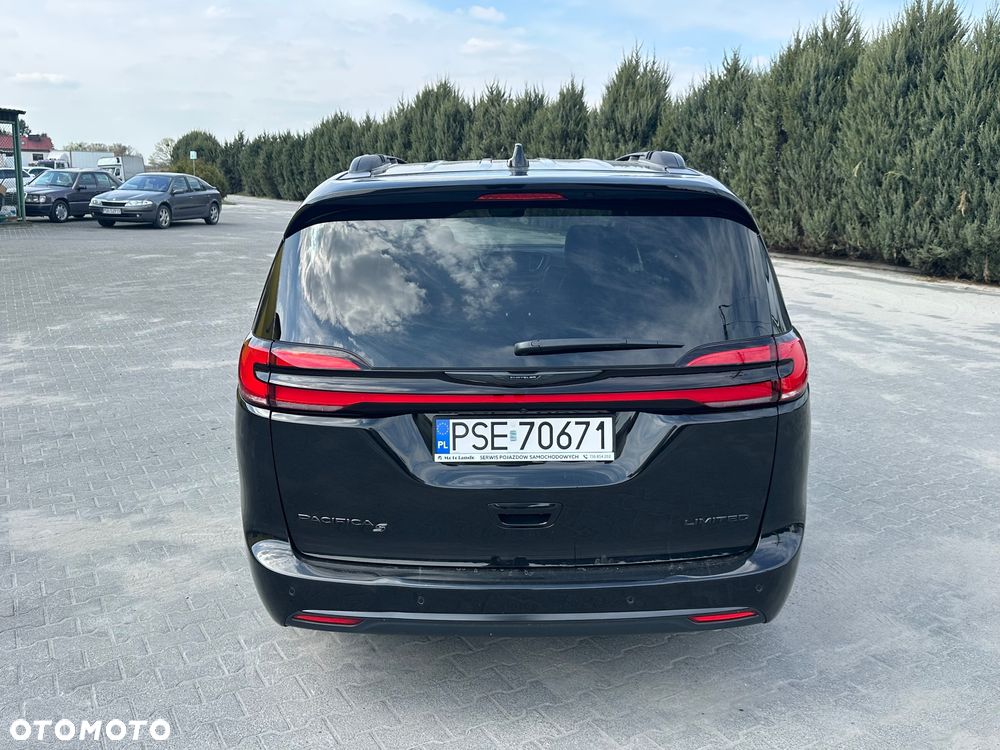 Chrysler Pacifica - 4