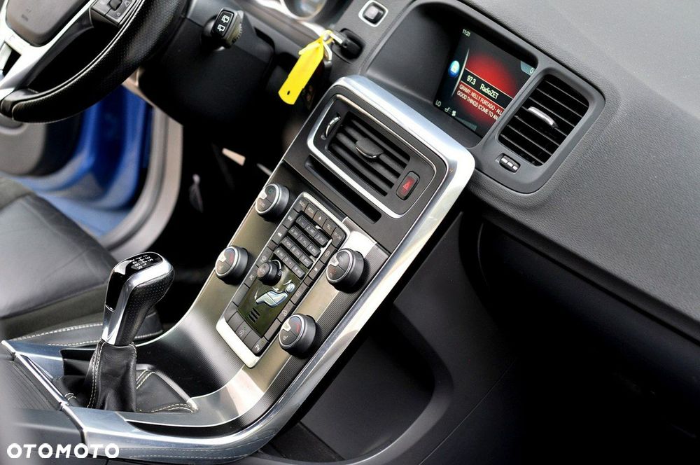 Volvo V60 D3 Drive-E R-Design Momentum - 13