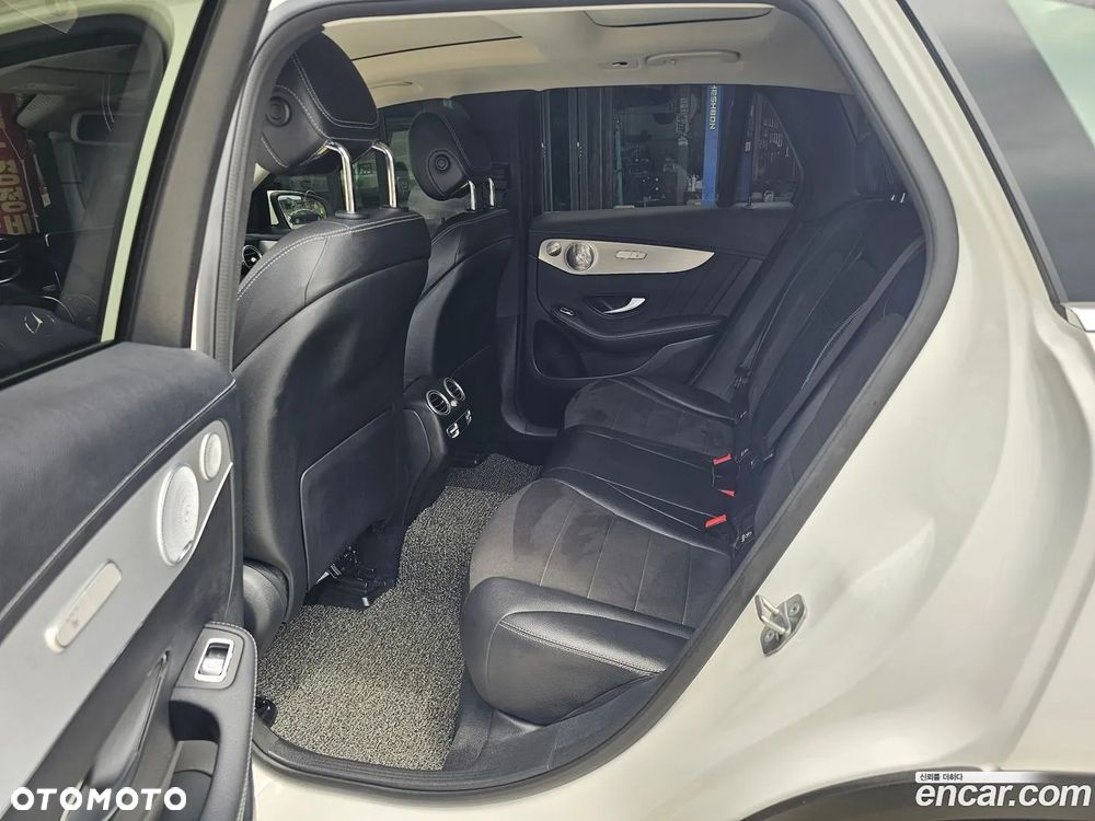 Mercedes-Benz GLC - 9