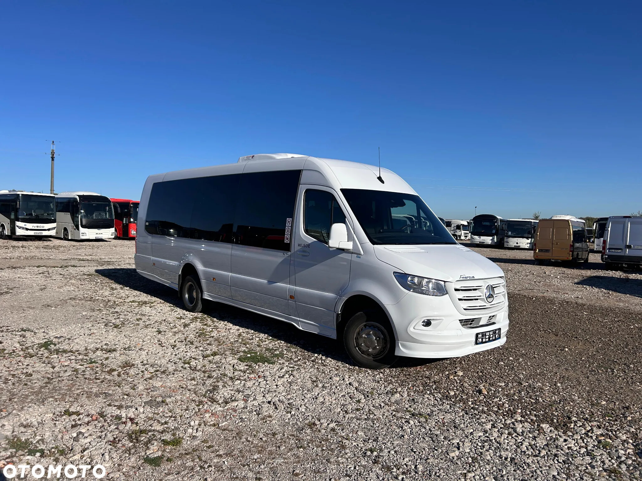 Mercedes-Benz Sprinter 517 - 18