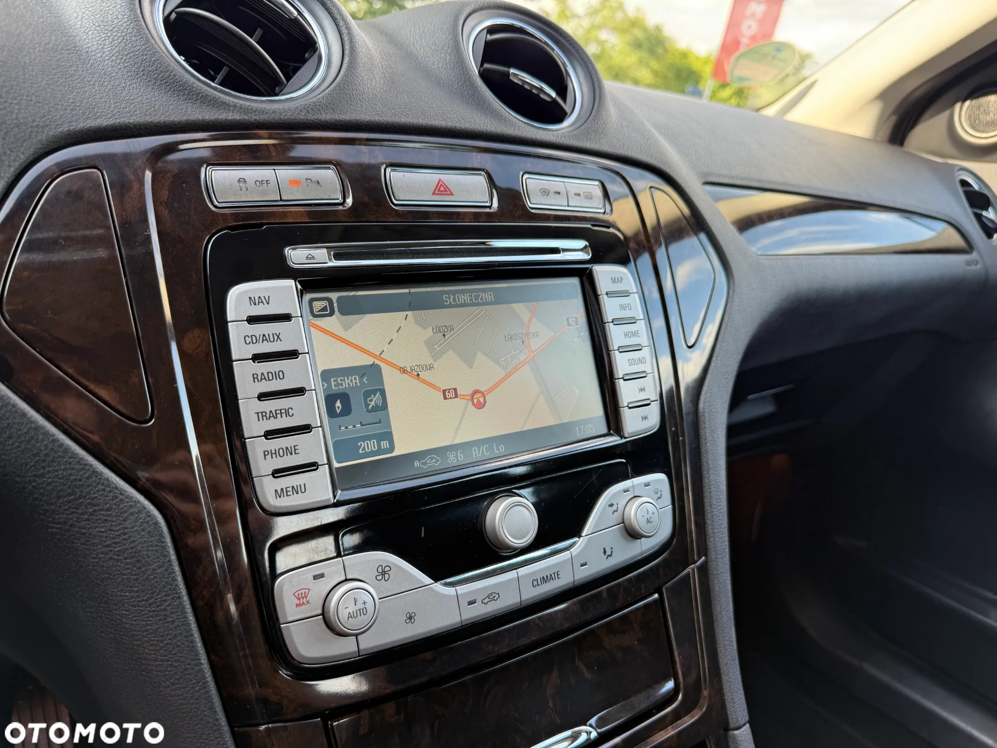 Ford Mondeo 2.0 Titanium X - 36
