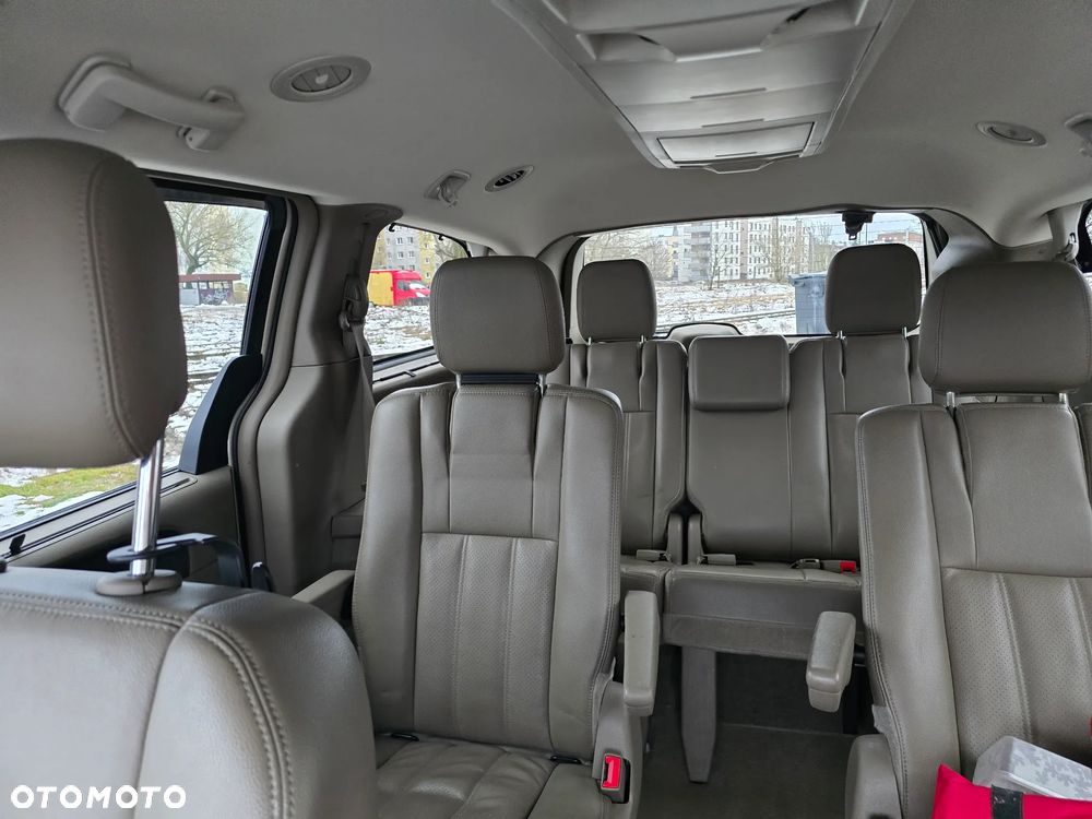 Chrysler Town & Country 3.6 Touring - 35