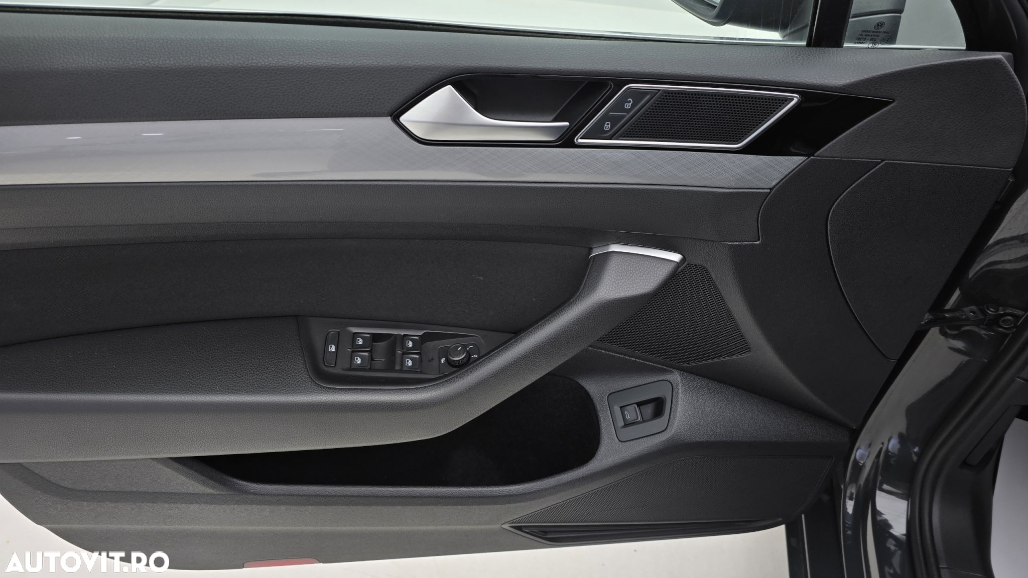 Volkswagen Passat - 11