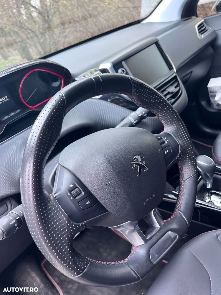 Peugeot 2008 1.2 PureTech Turbo EAT6 S&S GT-Line - 6