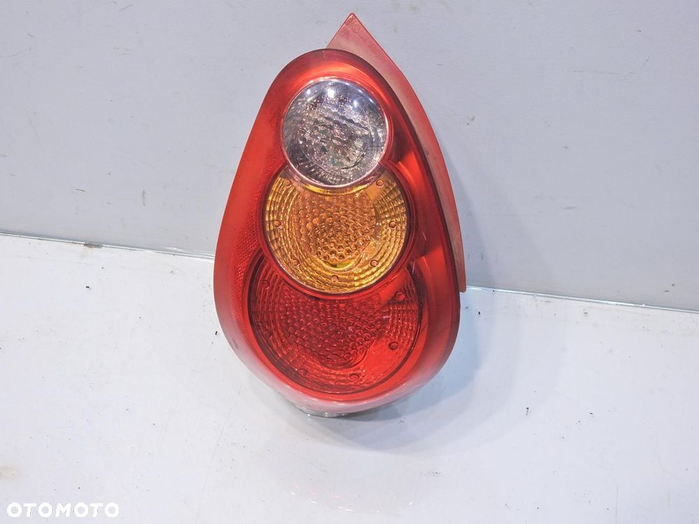 LAMPA PRAWA TYLNA TYŁ TOYOTA AYGO I 81550-0H020 - 2