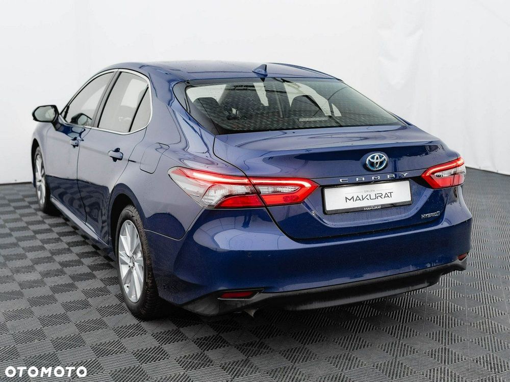 Toyota Camry - 5