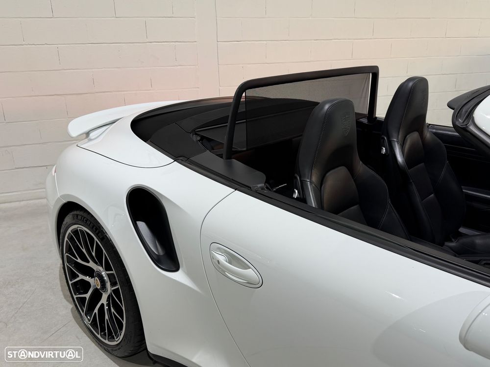 Porsche 911 (991) Turbo S Cabriolet - 29