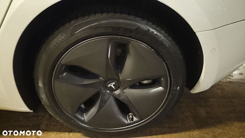 Tesla Model 3 Standard Reichweite Plus Hinterradantrieb - 13