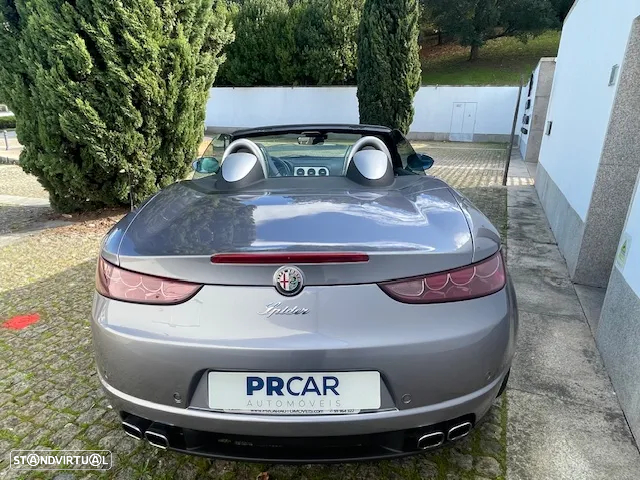 Alfa Romeo Spider - 45