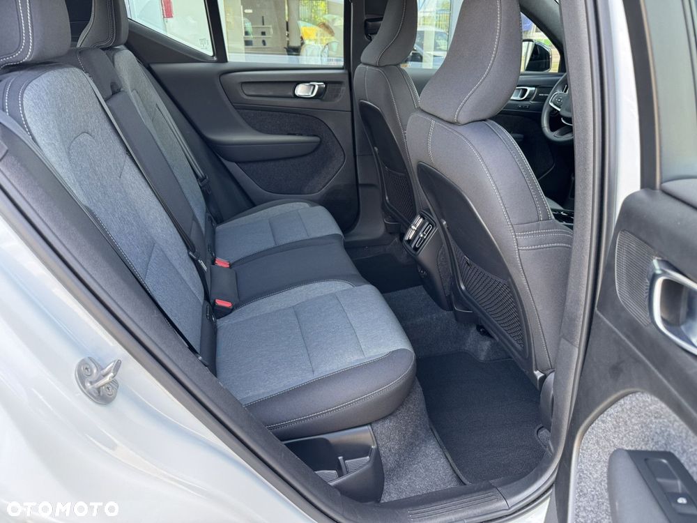 Volvo XC 40 B3 Plus Dark - 14