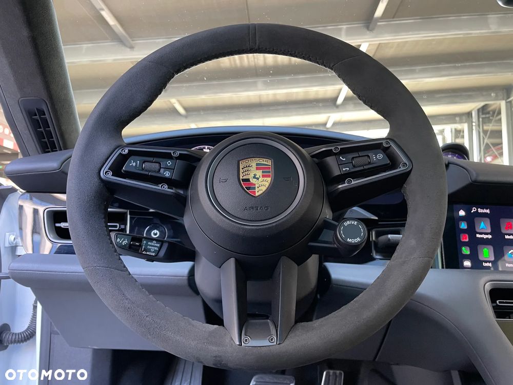 Porsche Taycan Turbo - 29