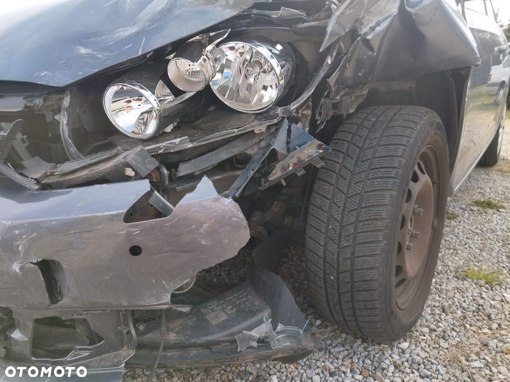 Volkswagen Golf - 11