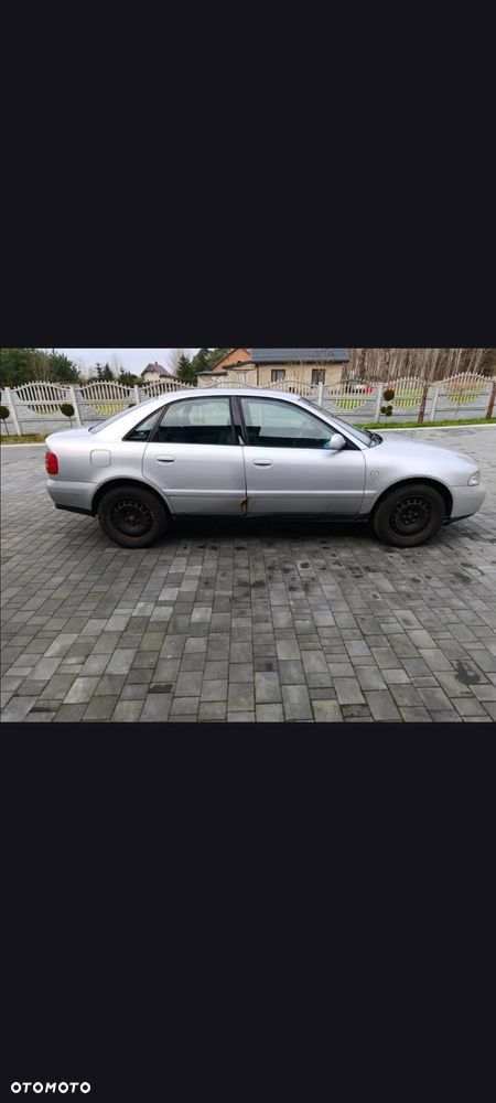 Audi A4 Limousine - 3